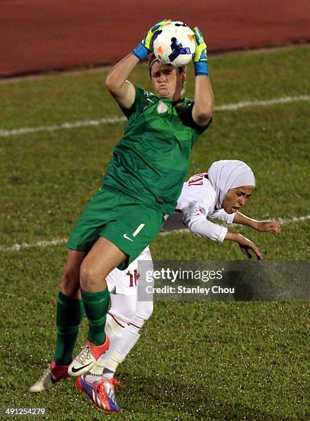 Brianna Davey of Australia clashes with Shahnaz Jebreen of Jordan during the AFC Women's Asian Cup Group A match between Jordan and Australia at...