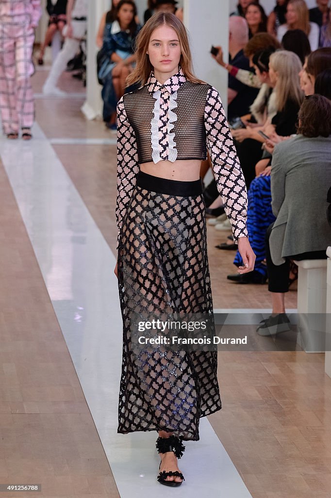 Emanuel Ungaro : Runway - Paris Fashion Week Womenswear Spring/Summer 2016