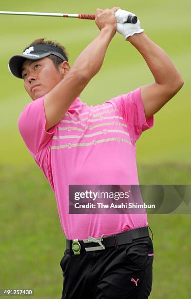 Hideto Tanihara of Japan hits a shot during the final round of the Munsingwear Open KSB Cup at Tojigaoka Marine Hills Golf Club on May 25, 2008 in...