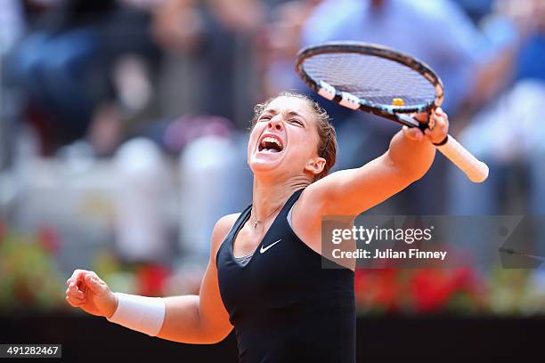 Sara Errani of Italy celebrates defeating Li Na of China during day six of the Internazionali BNL d'Italia tennis 2014 on May 16, 2014 in Rome, Italy.