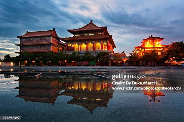 chinese temple in thailand. - nonthaburi province stock pictures, royalty-free photos & images