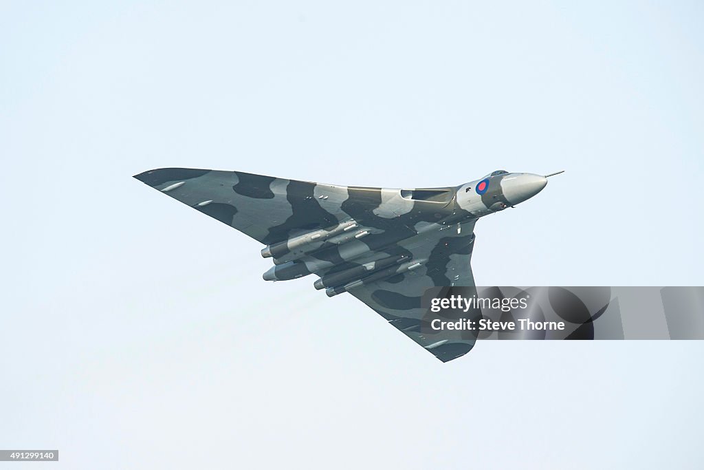 XH558 Vulcan Bomber Makes Final Public Display Flight