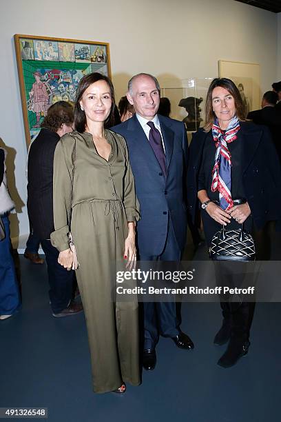 Bernard Ruiz-Picasso standing between his wife Almine and Princess Alexandra Borghese attend the 'Picasso Mania' : Press Preview. Held at Grand...