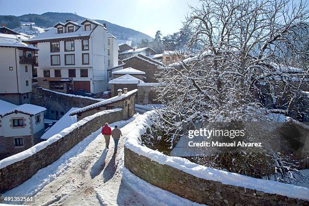 old town of potes in liebana - cantabria stock-fotos und bilder