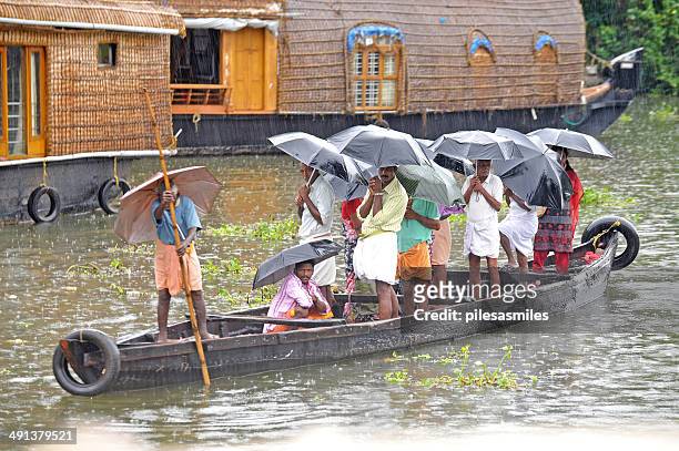 rainy viaje, kerala, india - kerala rain fotografías e imágenes de stock