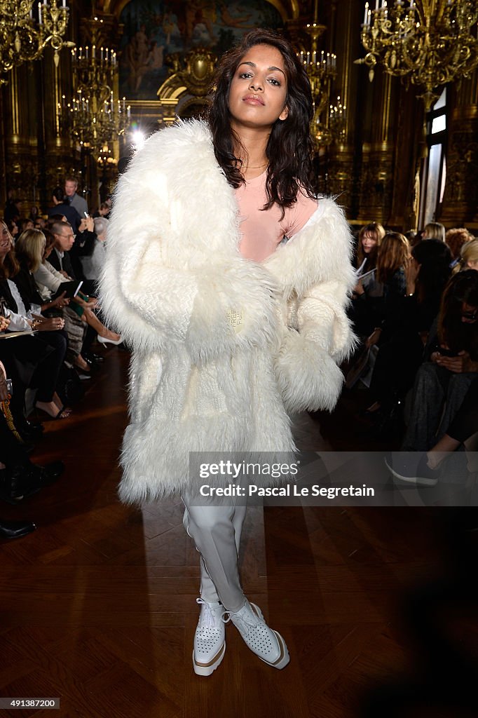 Stella McCartney : Front Row - Paris Fashion Week Womenswear Spring/Summer 2016