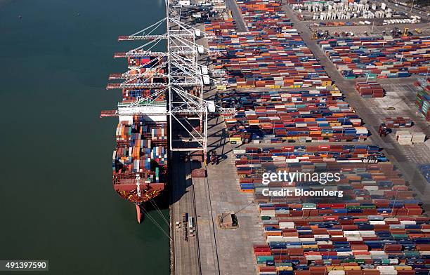 Apl Raffles 66 Ship Management Stock Photos, High-Res Pictures, and Images - Getty ...