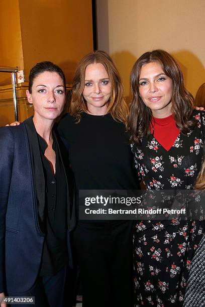 Stepsister of Stella, photographe Mary McCartney, Fashion Designer Stella McCartney and Stylist Dasha Zhukova pose Backstage after the Stella...