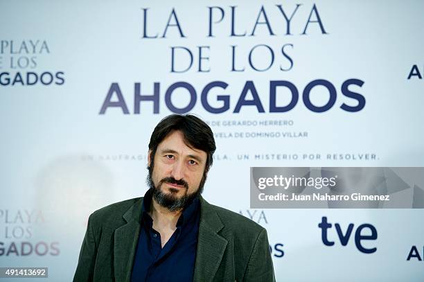 Spanish actor Carmelo Gomez attends 'La Playa de los Ahogados' photocall at Princesa Cinema on October 5, 2015 in Madrid, Spain.