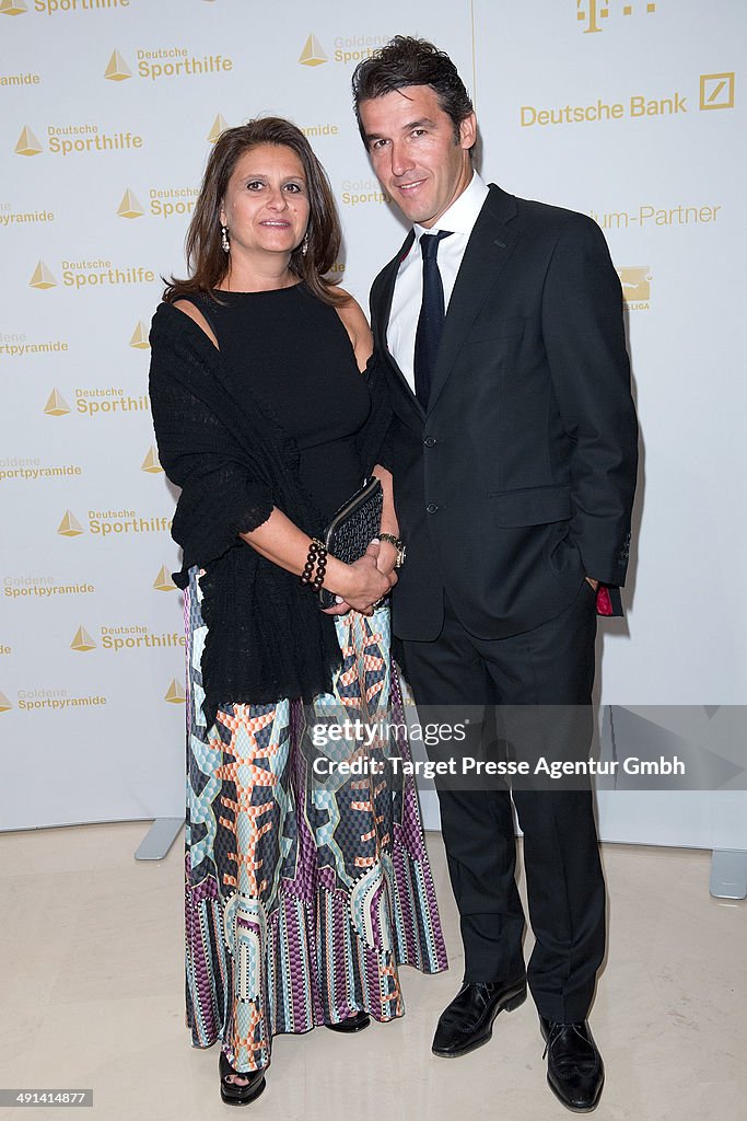 Karlheinz Riedle and Gabriele Riedle attend the awarding of the... News ...