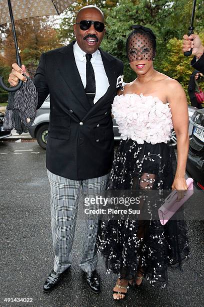 Steve Harvey and Marjorie Harvey arrive at the Giambattista Valli show as part of the Paris Fashion Week Womenswear Spring/Summer 2016 on October 5,...