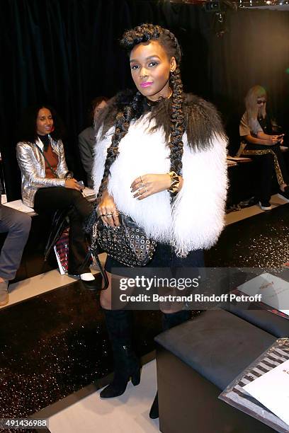 Singer Janelle Monae attends the Sonia Rykiel show as part of the Paris Fashion Week Womenswear Spring/Summer 2016 on October 5, 2015 in Paris,...