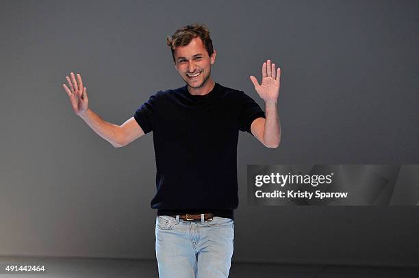 Esteban Cortazar acknowledges the audience during the Esteban Cortazar show as part of Paris Fashion Week Womenswear Spring/Summer 2016 on October 5,...