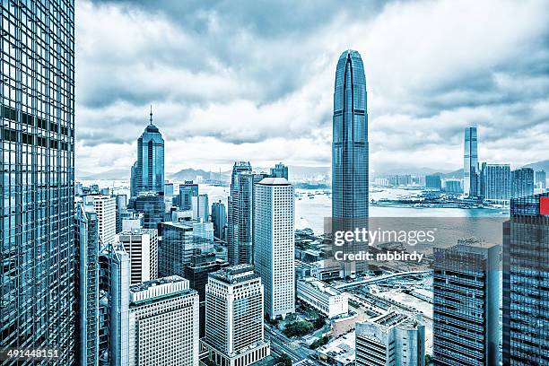 hong kong financial district - hong kong skyline stockfoto's en -beelden