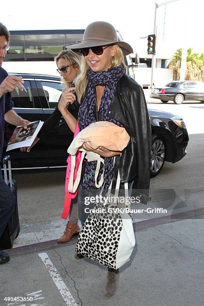 Sarah Michelle Gellar is seen at LAX. On October 05, 2015 in Los Angeles, California.