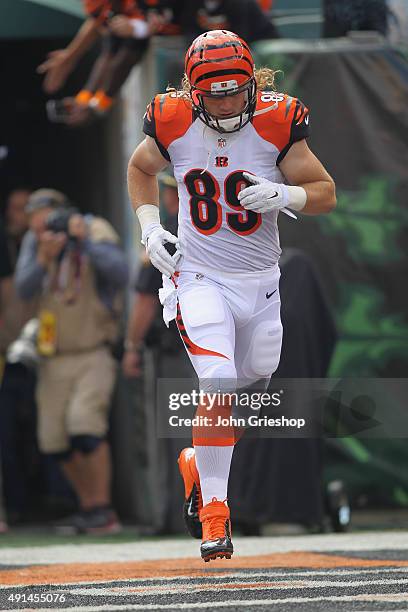 Ryan Hewitt of the Cincinnati Bengals takes the field for the game against the San Diego Charger at Paul Brown Stadium on September 20, 2015 in...