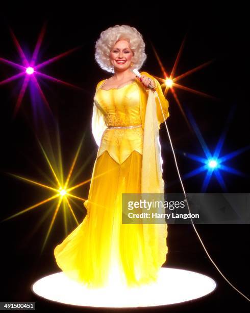 Country singer Dolly Parton poses for a portrait session in 1978 in Los Angeles, California.
