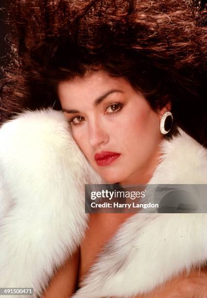 Model Janice Dickinson poses for a portrait session in 1986 in Los Angeles, California.