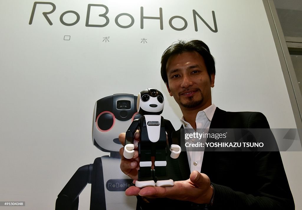 JAPAN-ELECTRONICS-SHARP