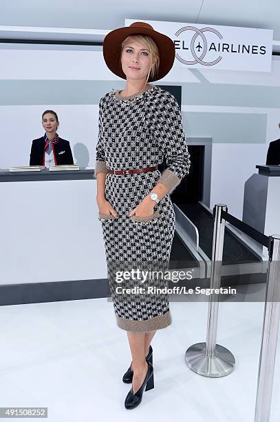 Tennis player Maria Sharapova attends the Chanel show as part of the Paris Fashion Week Womenswear Spring/Summer 2016 on October 6, 2015 in Paris,...