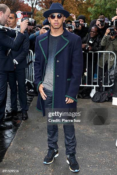 Lewis Hamilton arrives at the Chanel show as part of the Paris Fashion Week Womenswear Spring/Summer 2016 on October 6, 2015 in Paris, France.