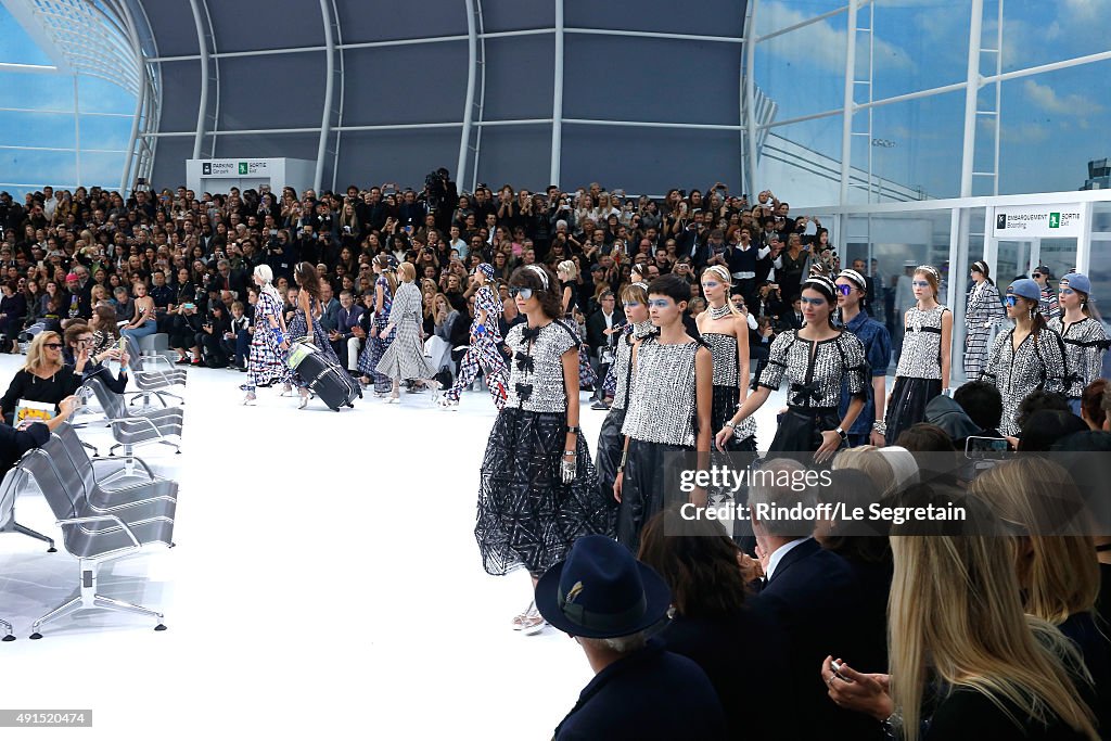 Chanel : Front Row - Paris Fashion Week Womenswear Spring/Summer 2016