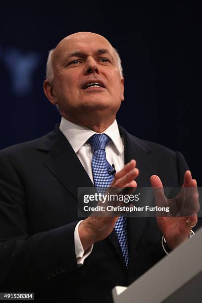 Work and Pensions Secretary Iain Duncan Smith delivers his keynote speech to delegates during the Conservative Party Conference on October 6, 2015 in...