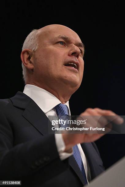 Work and Pensions Secretary Iain Duncan Smith delivers his keynote speech to delegates during the Conservative Party Conference on October 6, 2015 in...