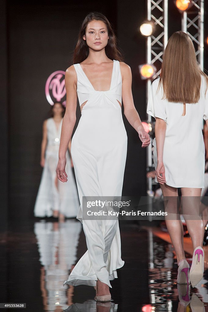 Valentin Yudashkin : Runway - Paris Fashion Week Womenswear Spring/Summer 2016