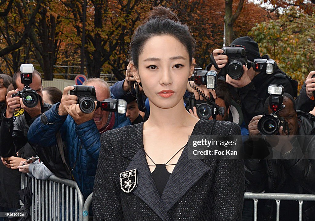 Chanel : Outside Arrivals- Paris Fashion Week Womenswear Spring/Summer 2016