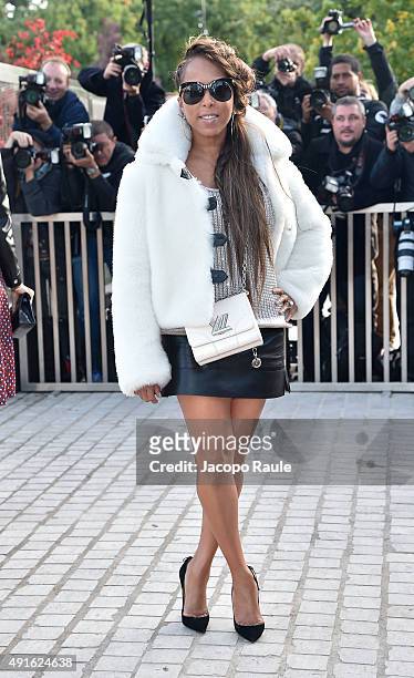 Marjorie Harvey arrives at the Louis Vuitton Fashion Show during the Paris Fashion Week S/S 2016: Day Nine on October 7, 2015 in Paris, France.
