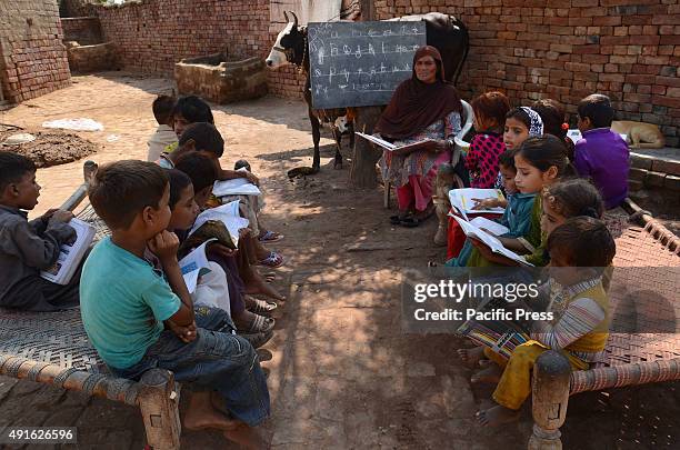 Pakistani Math Teacher 24 World Teacher Appreciation Day Stock Photos, High-Res Pictures, and ...