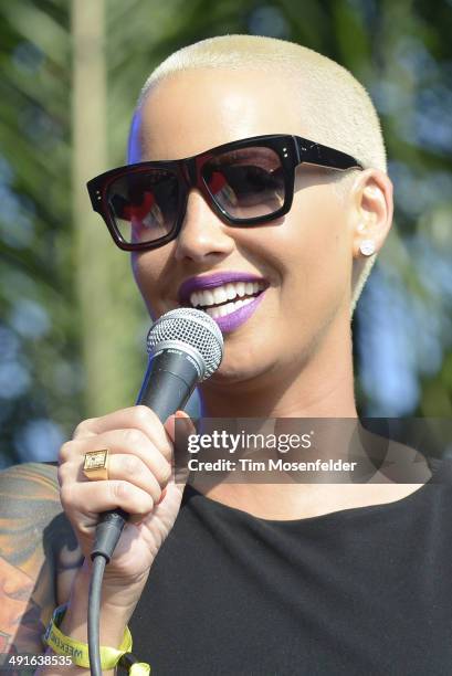 Amber Rose introduces Wiz Khalifa during the 2014 Hangout Music Festival at Hangout Beach on May 16, 2014 in Gulf Shores, Alabama.