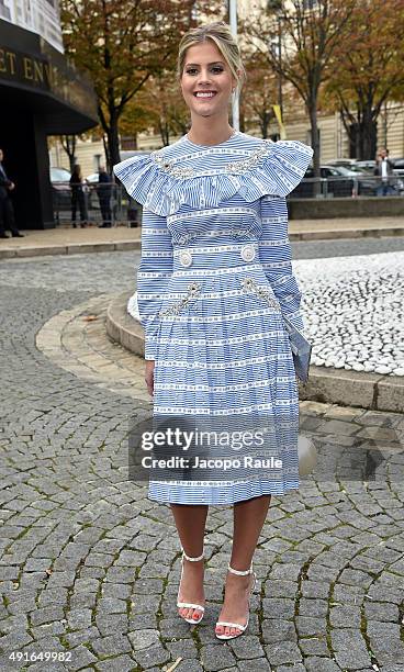 Lala Rudge arrives at the Miu Miu Fashion Show during the Paris Fashion Week S/S 2016: Day Nine on October 7, 2015 in Paris, France.