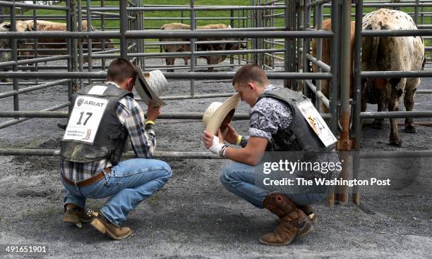 Justin Reed Bull Rider Rodeo Prayer Photos and Premium High Res Pictures - Getty Images