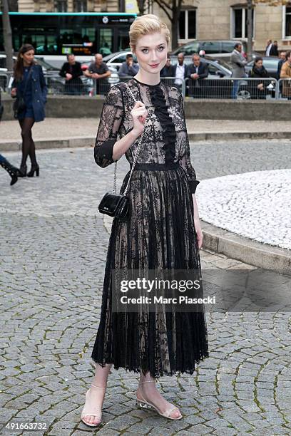 Actress Elizabeth Debicki arrives to attend the Miu Miu show as part of the Paris Fashion Week Womenswear Spring/Summer 2016 on October 7, 2015 in...