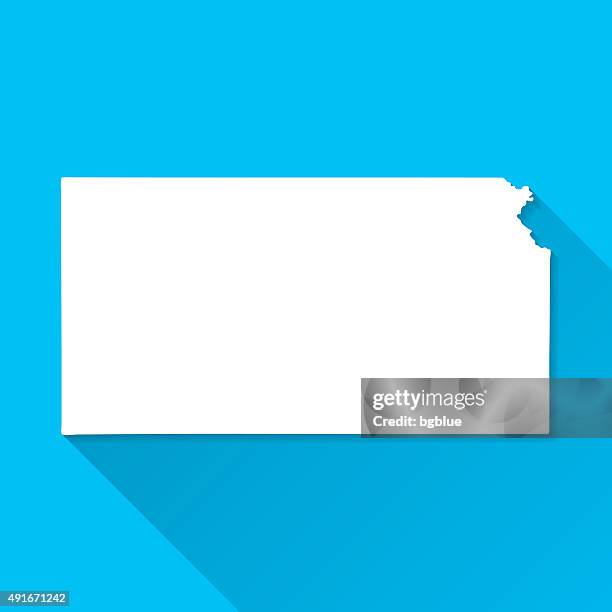 kansas-karte auf blauem hintergrund, lange schatten, flat-design - kansas stock-grafiken, -clipart, -cartoons und -symbole