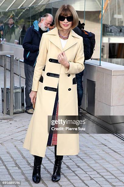 Anna Wintour arrives at the Louis Vuitton show as part of the Paris Fashion Week Womenswear Spring/Summer 2016 on October 7, 2015 in Paris, France.