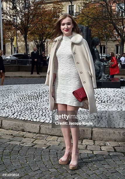 Maddison Brown arrives at the Miu Miu Fashion Show during the Paris Fashion Week S/S 2016: Day Nine on October 7, 2015 in Paris, France.