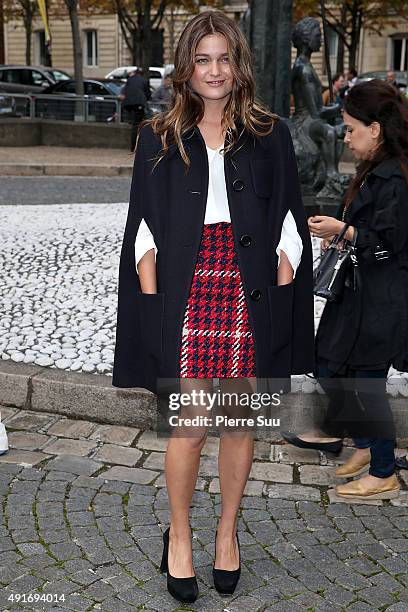 Louise Grinberg arrives at the Miu Miu show as part of the Paris Fashion Week Womenswear Spring/Summer 2016 on October 7, 2015 in Paris, France.