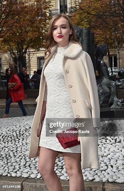 Maddison Brown arrives at the Miu Miu Fashion Show during the Paris Fashion Week S/S 2016: Day Nine on October 7, 2015 in Paris, France.