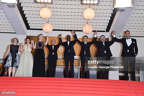 Bonnie Arnold, America Ferrera, Cate Blanchett, CEO of DreamWorks Animation Jeffrey Katzenberg, Djimon Hounsou, Jay Baruchel, and Director Dean...