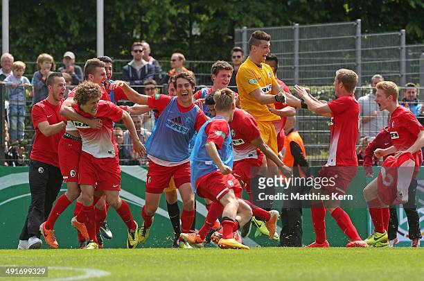 The players of Freiburg show their delight after winning the DFB Juniors Cup final match between SC Freiburg and FC Schalke 04 at Stadion am...