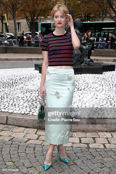 Mackenzie Davis arrives at the Miu Miu show as part of the Paris Fashion Week Womenswear Spring/Summer 2016 on October 7, 2015 in Paris, France.