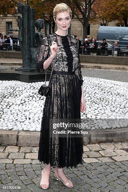 Elizabeth Debicki arrives at the Miu Miu show as part of the Paris Fashion Week Womenswear Spring/Summer 2016 on October 7, 2015 in Paris, France.