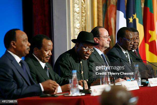 Niger's president Mahamadou Issoufou, Cameroon's president Paul Biya, Nigeria's president Goodluck Jonathan, French president Francois Hollande,...