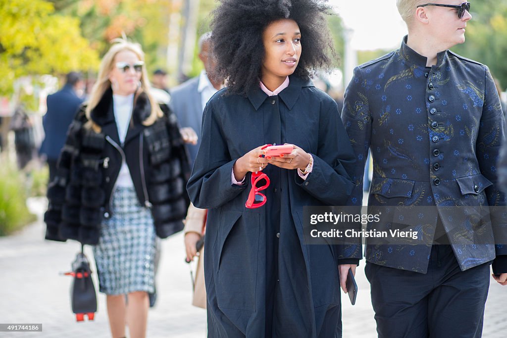 Street Style - Paris Fashion Week - Womenswear Spring/Summer 2016 : Day Nine