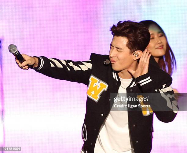 Henry of Super Junior-M performs onstage during the 2015 Gangnam Hanryu Festival at Yeongdong-daero on October 4, 2015 in Seoul, South Korea.