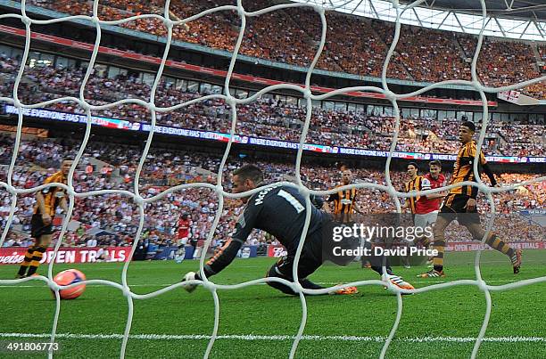 Aaron Ramsey scores Arsenal's 3rd goal past Alan McGregor of Hull during the match between Arsenal and Hull City in the FA Cup Final at Wembley...