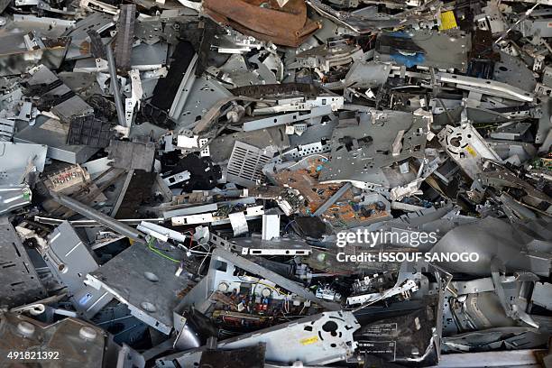 Computer Components Pile 138 Old Computer Pile Stock Photos, High-Res Pictures, and Images ...